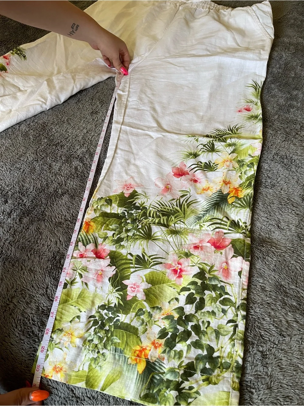 Tommy Bahama Linen Tropical Print Pants - Picture 6 of 6